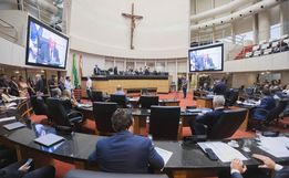 Governo Lula reage a fim de cotas raciais em universidades de SC