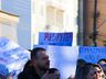 Servidores Públicos Municipais fazem protesto em frente a prefeitura