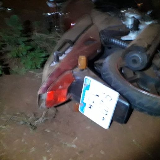 Saída de pista deixa motociclista ferido 