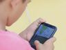 Senado aprova projeto para proibir uso de celular em escolas