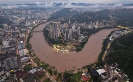 Mais de 70 cidades foram afetadas pelas chuvas e 28 decretaram emergência em SC
