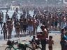 FOTOS: Multidão 'invade' praias no litoral de SP mesmo com restrições