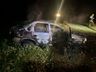 Carro bate em poste, pega fogo e motorista é encontrado a 1,2 km do local na SC-305