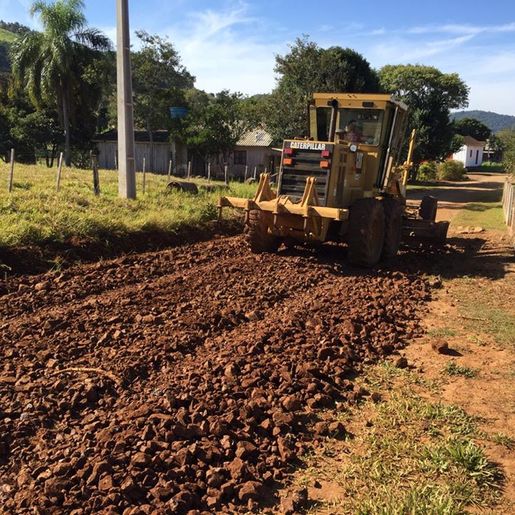 Secretaria segue recuperação de estrada no interior de Romelândia