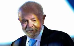 Lula segue internado na UTI, mas tem melhora após cirurgia intracraniana