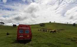 Adolescente sofre ferimentos após cair de cavalo