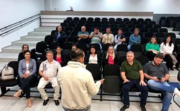  Em reunião com a Uvesc, vereadores da região debatem reativação de associação regional