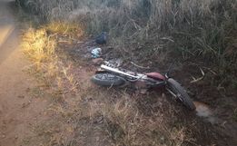 Menor foge da polícia, cai de moto e fica ferido em São José do Cedro