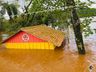 Ponte na ITG 070 em Itapiranga fica submersa e passagem é interrompida