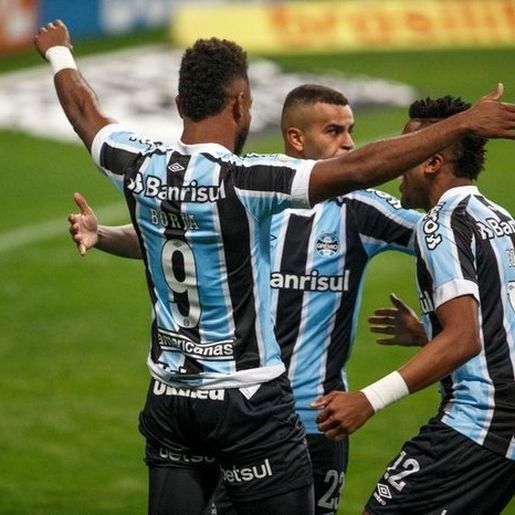 Grêmio vence o Bahia e sobe duas posições no Brasileirão