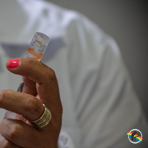 Justiça proíbe pai não vacinado para covid de visitar filha