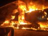 Motorista morre carbonizado após acidente entre carro e carreta em Caibi