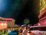 Queima de fogos reúne famílias e marca chegada de 2023 em SMOeste