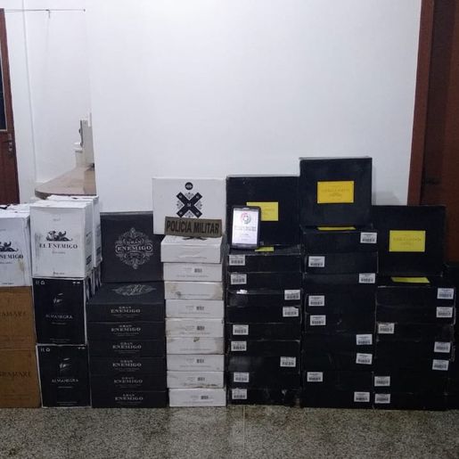 PM apreende mercadorias de descaminho em SJCedro