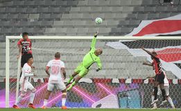 Inter empata com Athletico em Curitiba e mantém  série invicta 