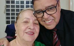 Justiça manda afastar secretário que vacinou 'mulher da vida dele' contra Covid-19, diz MP