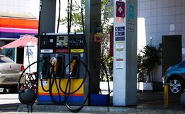 Governo pede à Petrobras que adie reajustes da gasolina e do diesel