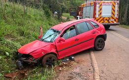 Homem fica ferido ao carro sair da pista em Riqueza