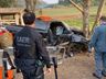 Colisão de carro contra árvore deixa um morto e três feridos no Oeste