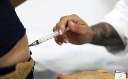Com meta de 90%, cobertura vacinal da dengue é de 25% em SC