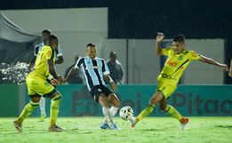 Grêmio perde para o Mirassol com um a mais e é eliminado na primeira fase da Copa do Brasil
