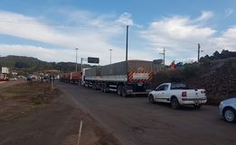 BR 163: trânsito ficou totalmente interrompido por problemas em equipamentos, afirma DNIT