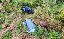 Jovem perde controle e capota carro entre SMO e Bandeirante