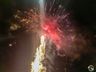 Queima de fogos reúne famílias e marca chegada de 2023 em SMOeste