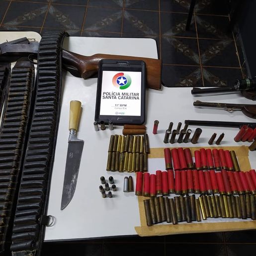 Polícia prende homens por porte, posse e disparo de arma de fogo e receptação de armas furtadas 