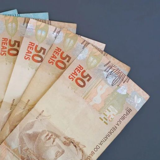 Governo reduz projeção do salário mínimo de 2026 para R$ 1.627