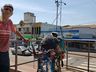 Gaúcho que viaja o Brasil com uma bicicleta Monark chega a Iporã do Oeste