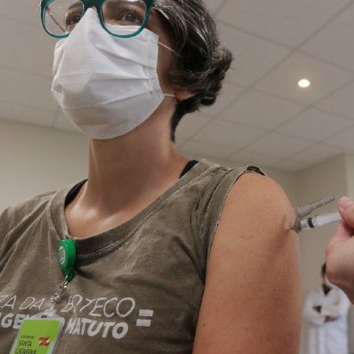 Estado catarinense já aplicou mais de 48,7 mil doses da vacina contra Covid-19