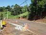 Condutor  sofre mal súbito e colide em poste de energia no centro de Tunápolis