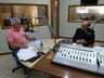Candidato a prefeito de São José do Cedro responde pergunta de entidades em entrevista