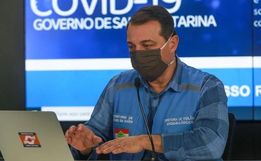 Após erro, Carlos Moisés divulga número menor de Covid-19 em Santa Catarina