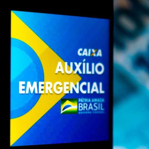 Governo vai cobrar devolução do auxílio emergencial de 2,6 milhões de pessoas por SMS 