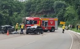 Mulher morre em acidente entre dois carros na BR-163