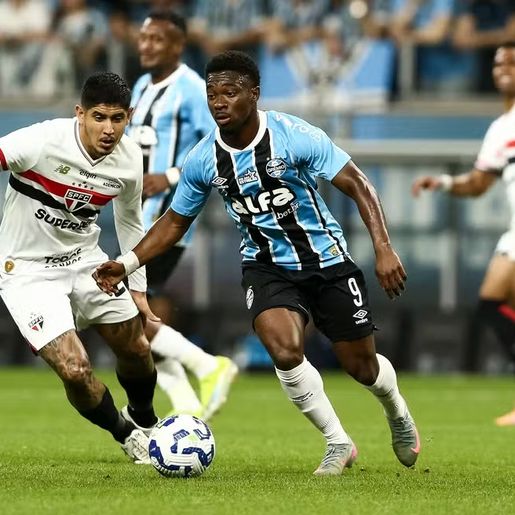 Grêmio vence o São Paulo por 2 a 0 e sobe na tabela do Brasileirão