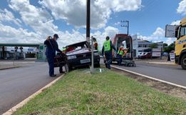 VÍDEO: Colisão frontal deixa idoso ferido na Avenida Willy Barth 