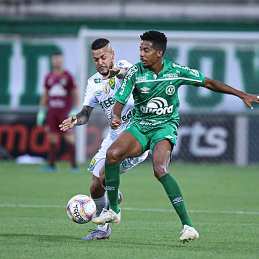 Vídeo: Chape volta a vencer e amplia sua vantagem na liderança 