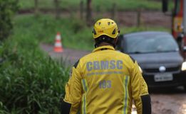Mulher fica ferida em queda de veículo em ribanceira no interior de Romelândia