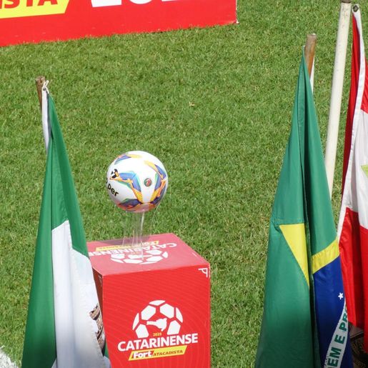Chapecoense e Avaí empatam na partida de ida da final do Catarinense