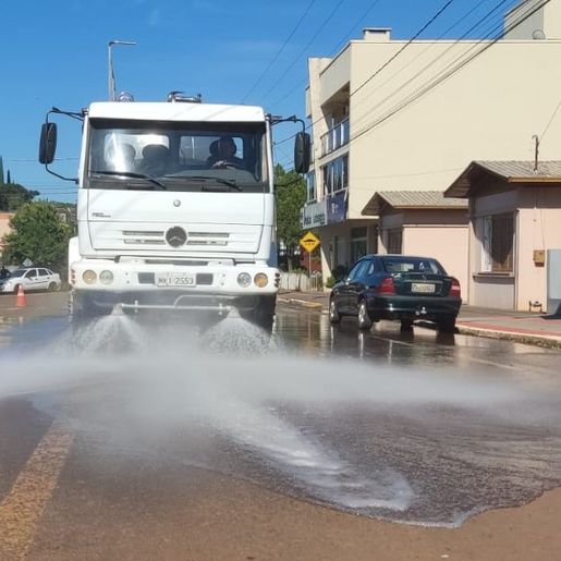  SEMAE de São José do Cedro adquire dois veículos para auxiliar nos trabalhos do setor