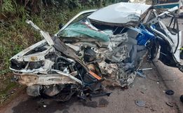Colisão entre ônibus e carro deixa jovem morto na BR-282