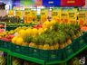 Com inflação, frutas, legumes e abastecer o carro ficaram mais caros