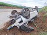 Motorista perde o controle e capota carro na SC-305, em Campo Erê