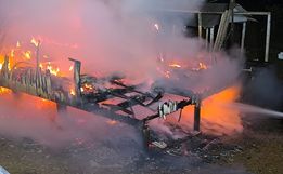 Incêndio destrói residência em Linha Caravaggio, em Chapecó