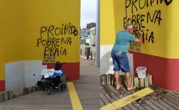 Pichações chamam atenção em praia do Litoral Norte de SC