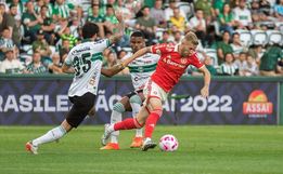 VAR anula gol de Alemão, e Coritiba e Inter empatam no Couto Pereira