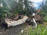 Caminhão sai da pista e desce ribanceira na BR-158 em Caibi